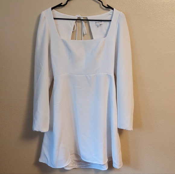 Park & Fifth White Long Sleeve Dress - Picture 3 of 6
